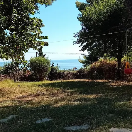 Katerinas Breams Nea Skioni